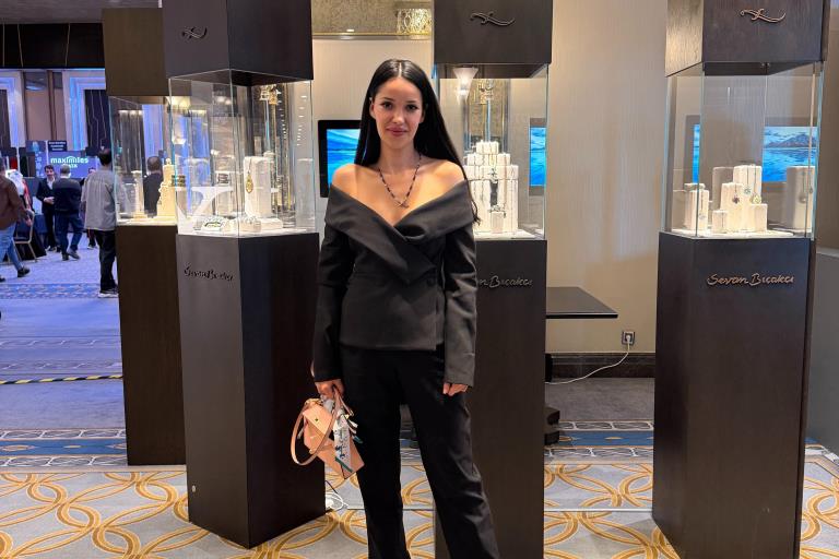 Paris B�çakç�, Tohum Otizm Vakf� Al��veri� Festival'inde Hem Al��veri� Yapt� Hem Vakfa Destek Oldu